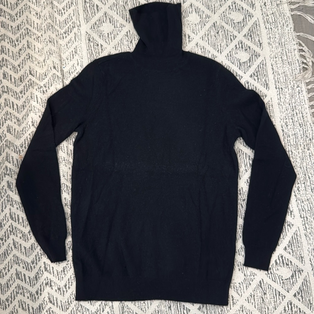 Cashmere by Bloomingdale’s Turtleneck